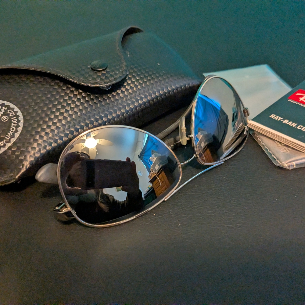 Ray-Ban Aviator Sunglasses with Case